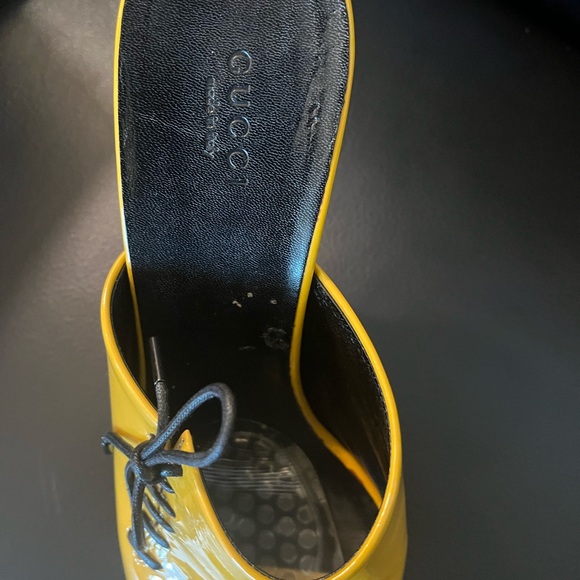 Gucci Yellow and Black Stiletto Heels - Picture 4 of 6